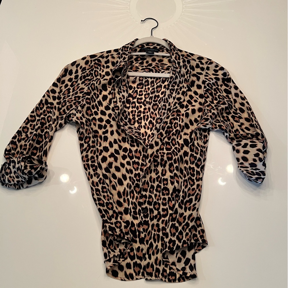 Cynthia Rowley Animal Print Button Down Blouse size Medium (Gorgeous)